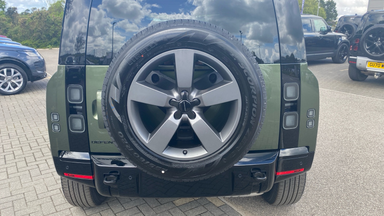 Land Rover Defender 3.0 D250 X-Dynamic SE 110 5dr Auto Diesel Estate